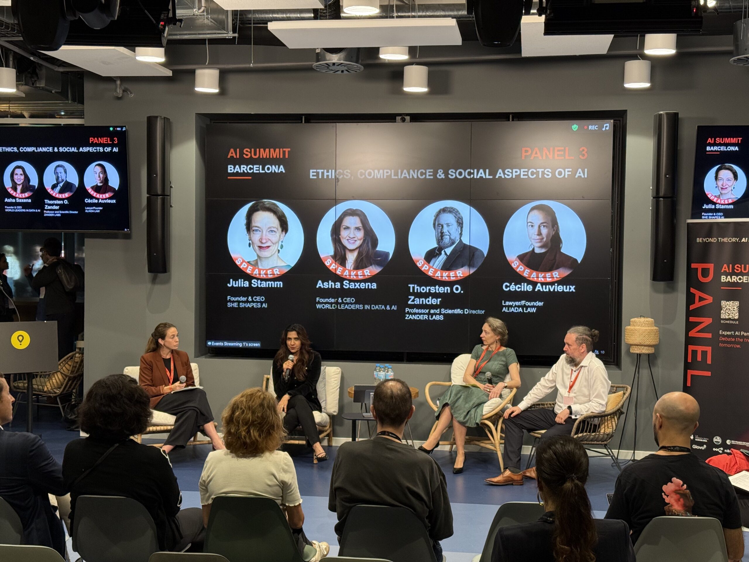 Tres veus i una urgència, entendre la IA