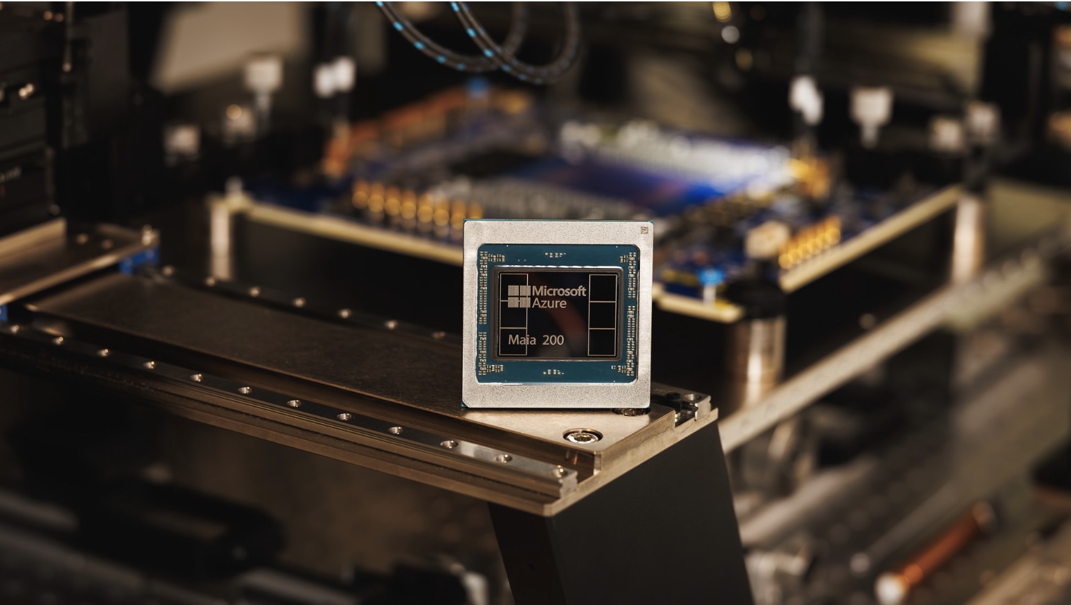 Microsoft llança Maia 200 per executar models d’IA amb més eficiència i menys cost