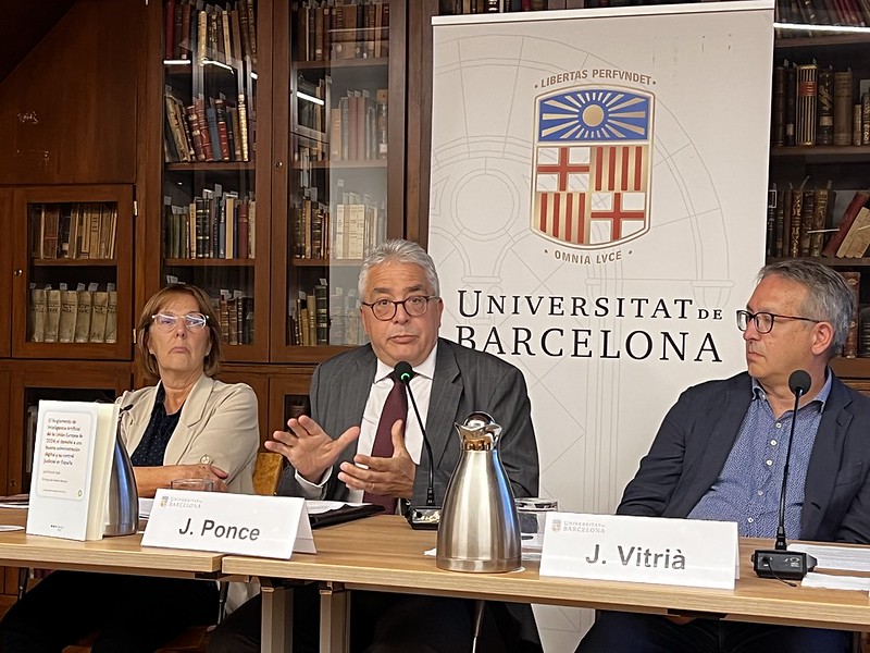 L’administració no pot delegar la seva consciència: l’assaig que reclama una “reserva humana” davant la IA pública