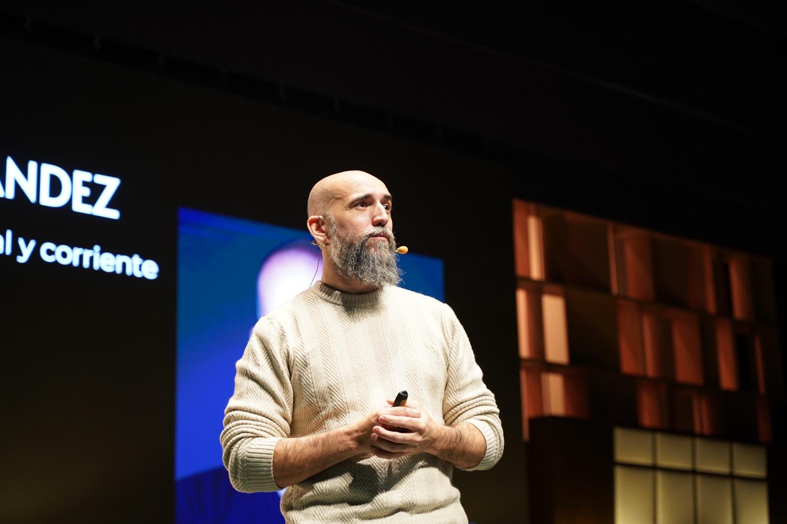 Jon Hernández: «La intel·ligència artificial és un canvi d’època»
